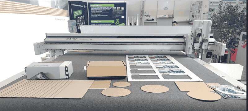 Holidaypac Cardboard display sample-cutting equipment