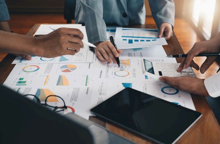 Monitor and Analyze Performance Metrics for the Material and Production