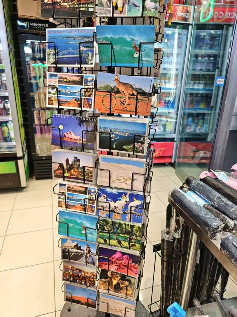 First Collaboration: Holidaypac Metal Display Stands