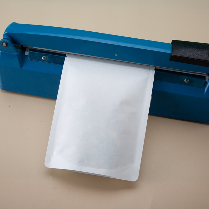 Custom White Kraft Paper Zipper Bottom Gusset Seal Pouch for Snack Bean Dry Food - Holidaypac Custom White Kraft Paper Zipper Bottom Gusset Seal Pouch for Snack Bean Dry Food - Holidaypac