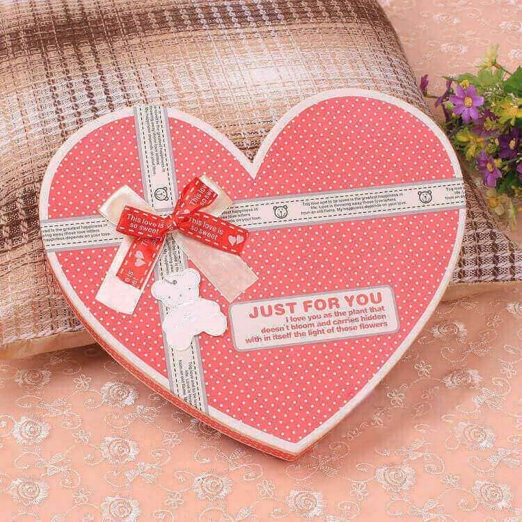 Wholesale 27 Cavity Heart-shaped Bowknot Chocolate Kraft Paper Gift Box